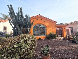 2068 San Francisco Ave in Long Beach, CA - Building Photo