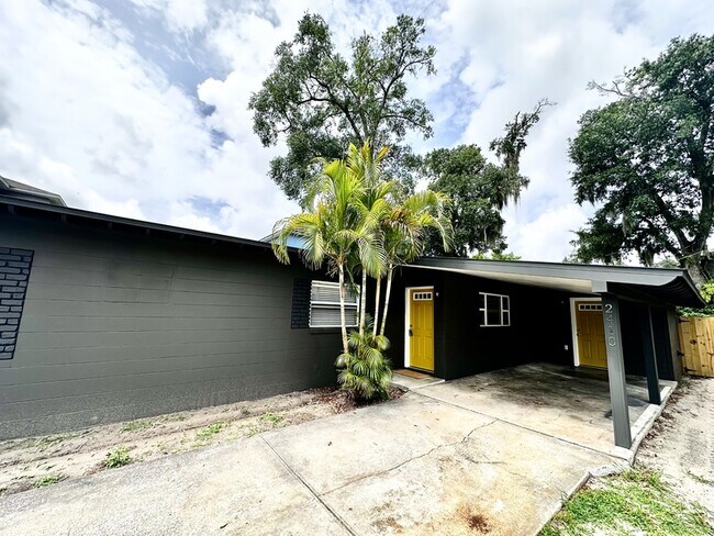 2410 Formosa Ave in Orlando, FL - Building Photo - Building Photo