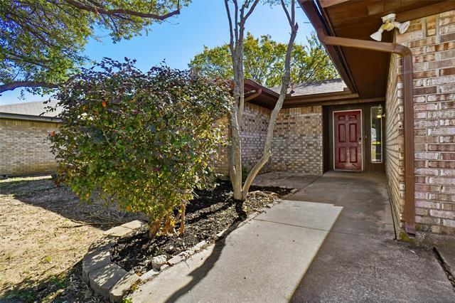 6464 High Lawn Terrace in Watauga, TX - Building Photo - Building Photo