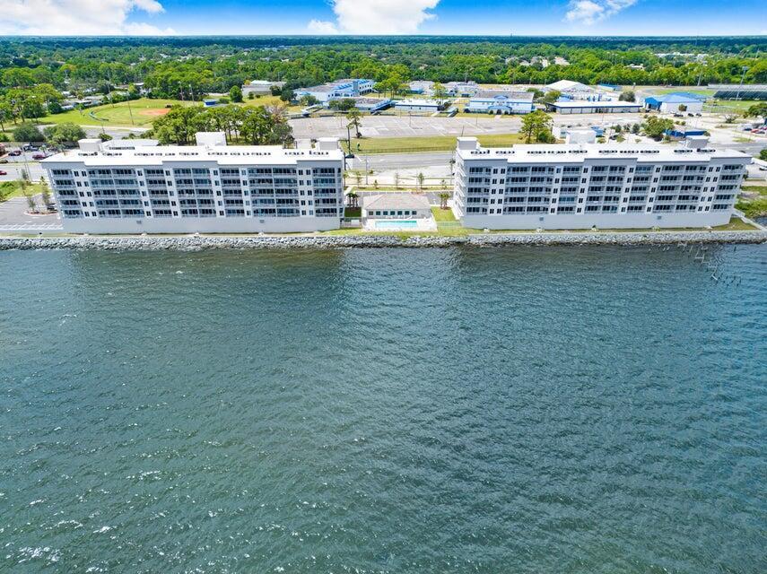 1825 Riverside Dr in Titusville, FL - Building Photo