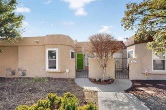 405 Zena Lona St NE in Albuquerque, NM - Building Photo - Building Photo