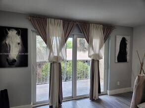 17000 NW 67th Ave in Hialeah, FL - Building Photo - Building Photo