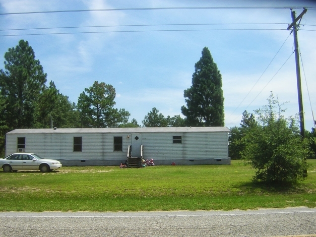 800 Skidmore Ln in Cassatt, SC - Foto de edificio