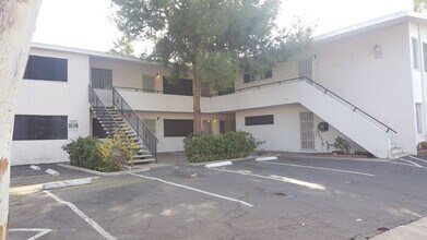 4452 Rosebud Ln in La Mesa, CA - Building Photo - Building Photo