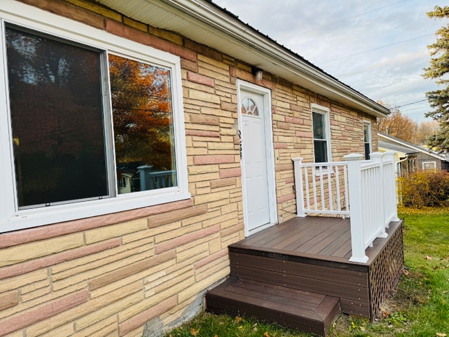 6289 Marsh Rd in Haslett, MI - Foto de edificio - Building Photo