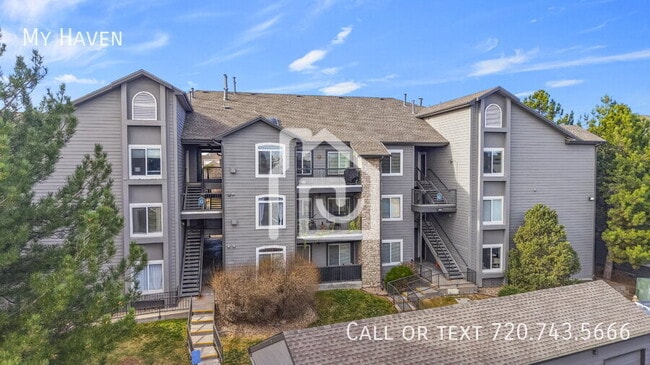 property at 2575 S Syracuse Way