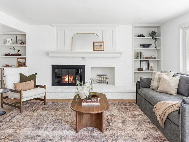 property at 623 E 10th St