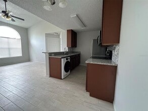 2549 Grassy Point Dr-Unit -309 in Lake Mary, FL - Foto de edificio - Building Photo