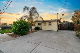 6090 Rock St in San Diego, CA - Building Photo - Building Photo