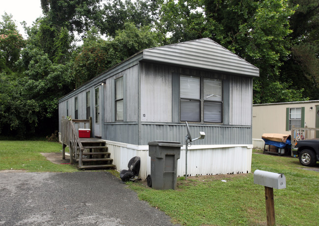 4241 Gordon Rd in Wilmington, NC - Building Photo - Building Photo