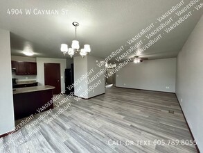 4904 W Cayman St in Sioux Falls, SD - Building Photo - Building Photo