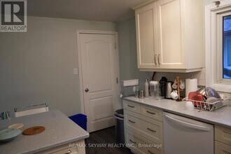 34 Appalachian Crescent in Kitchener, ON - Building Photo - Building Photo