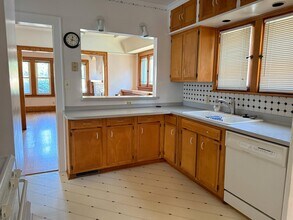 4807 W Wells St in Milwaukee, WI - Building Photo - Building Photo
