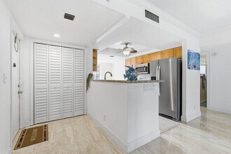 1050 Sugar Sands Blvd in Riviera Beach, FL - Building Photo - Building Photo