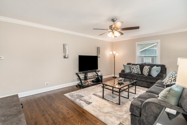649 Edgebrook Terrace in Elgin, IL - Building Photo - Building Photo