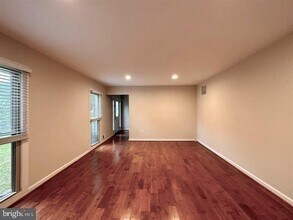 3126 Flintlock Rd in Fairfax, VA - Building Photo - Building Photo