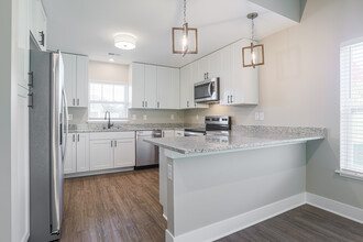 The Flats of Acme Village in Williamsburg, MI - Building Photo - Interior Photo