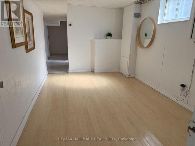 83 Sexton Crescent in Toronto, ON - Building Photo - Building Photo