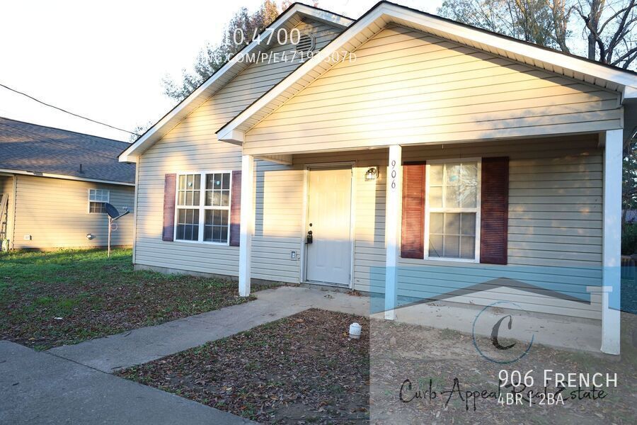 906 French St in Jonesboro, AR - Foto de edificio