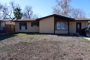 223 Michelle Dr in Converse, TX - Building Photo
