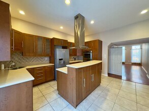 1812 N Calvert St in Baltimore, MD - Building Photo - Building Photo