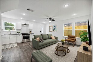 2312 Wavell St in Houston, TX - Building Photo