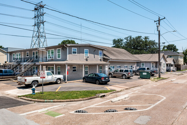 Elysian Apartments in Houston, TX - Building Photo - Building Photo