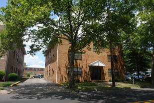 121 E Elizabeth Ave Apartments