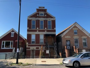 2121 W 19th St in Chicago, IL - Building Photo - Building Photo