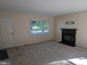 830 Woodcrest Dr in Dover, DE - Building Photo - Building Photo