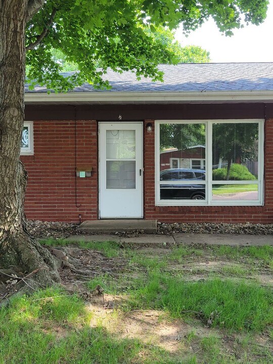 1308 Chestnut St, Unit 1308 1/2 Chestnut Street in Pekin, IL - Building Photo