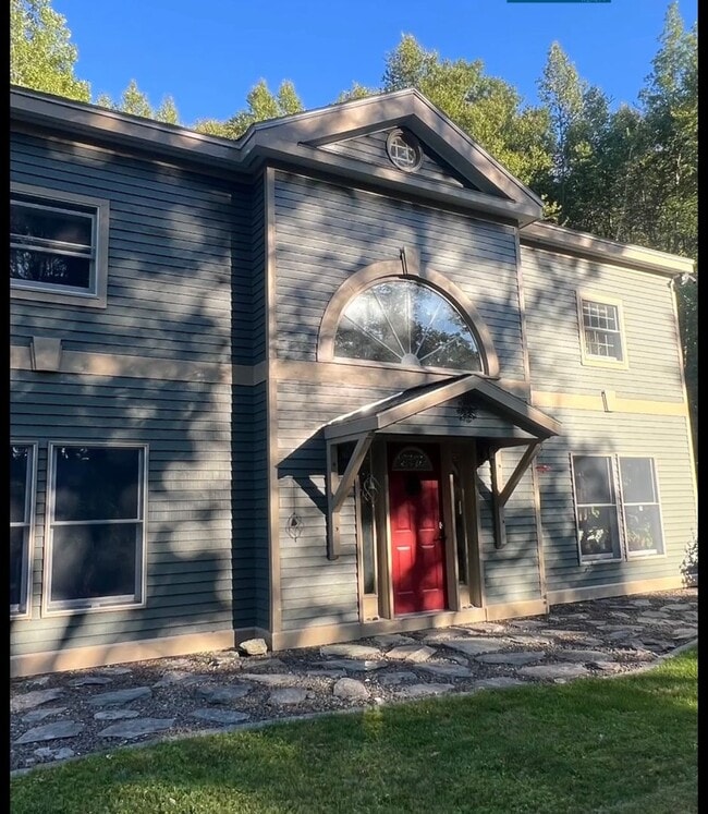 956 N Main St in Lanesborough, MA - Building Photo - Building Photo
