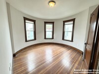 5 Sumner Sq, Unit 3 in Boston, MA - Building Photo - Building Photo