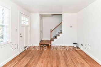 2051 N Brandywine St in Arlington, VA - Building Photo - Building Photo