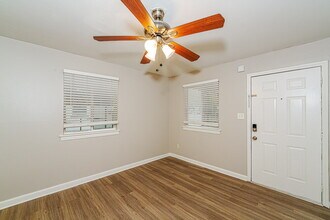 209 Woodward Dr in Hueytown, AL - Building Photo - Building Photo