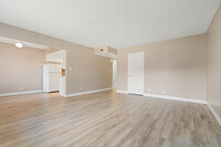 Northrop Apartments in Sacramento, CA - Building Photo - Interior Photo