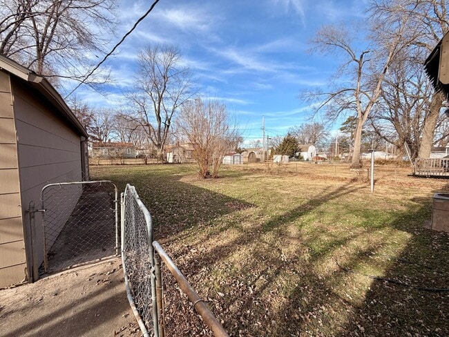 3112 S Vermont Ave in Independence, MO - Building Photo - Building Photo