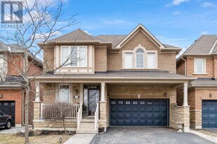12 Hadfield Cir in Brampton, ON - Building Photo