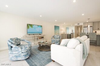 2850 Gulf Shore Blvd N in Naples, FL - Building Photo - Building Photo