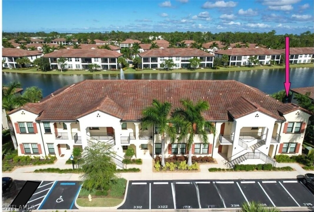 15114 Palmer Lake Cir in Naples, FL - Foto de edificio