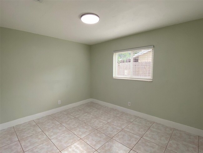 1610 NE 62nd St in Fort Lauderdale, FL - Building Photo - Building Photo