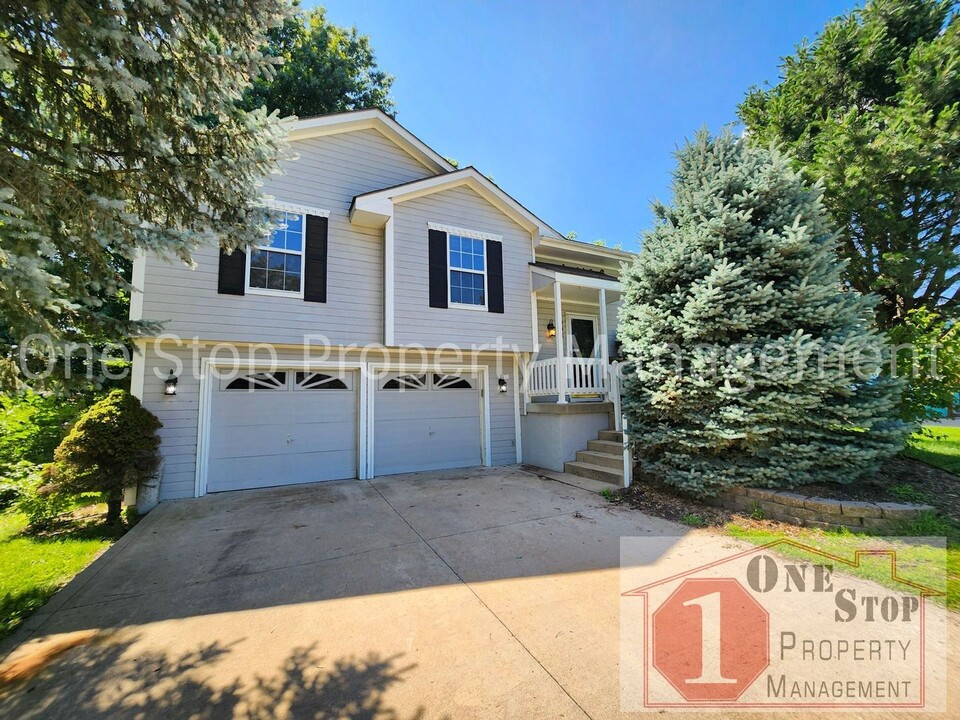 208 S Huntsman Blvd in Raymore, MO - Building Photo