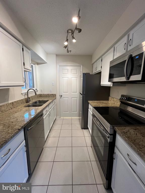 1524 Lincoln Way in McLean, VA - Building Photo - Building Photo