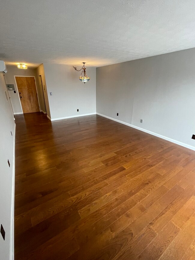 45 Park Pl, Unit 406 in New Britain, CT - Building Photo - Building Photo