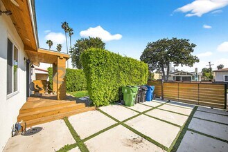 6415 Madden Ave in Los Angeles, CA - Foto de edificio - Building Photo