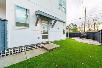 2802 Campbell St in Houston, TX - Building Photo - Building Photo