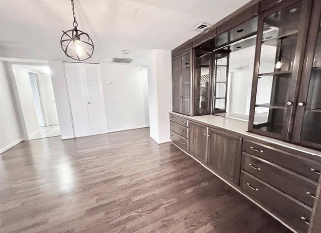 2303 Briarwest Blvd in Houston, TX - Building Photo - Building Photo