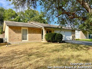117 Meadow Way in Converse, TX - Building Photo - Building Photo