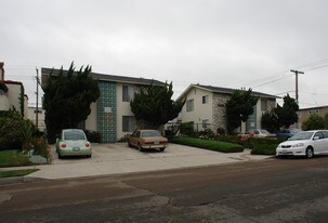 1478 Hornblend St in San Diego, CA - Building Photo