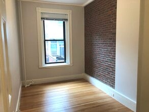176 Newbury St, Unit 2 in Boston, MA - Building Photo - Building Photo